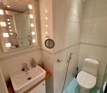 Ullanlinna Apartment | Cozy Apt with Sauna & Bath
