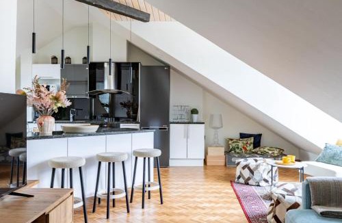 Kamppi Apartment | Scandi City Loft, Jacuzzi, Balcony, AirCon