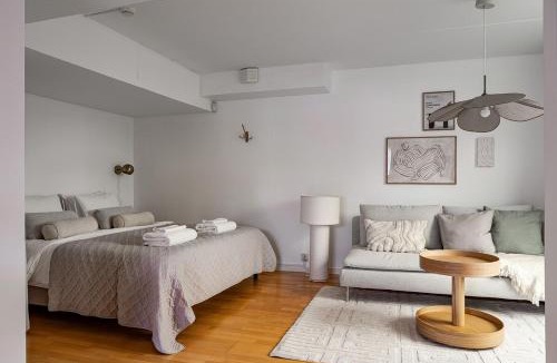Lidingo Apartment | Cozy & Bright Studio Apartment in Lidingö