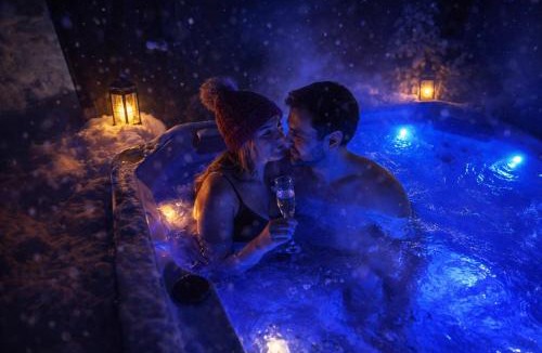 Kolari Apartment | Aurora Igloo Village Ylläs Luna Suite - Hot Tub
