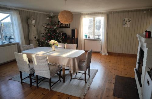 Sunnansjo Villa | Embracing nature's Swedish house