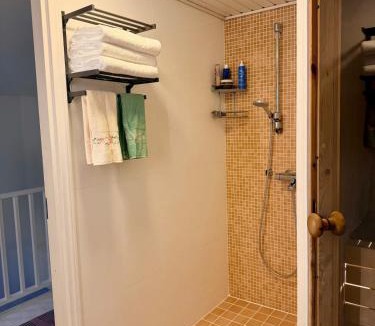 Porvoo Apartment | Hearty 1800 Wooden House Near Old Town