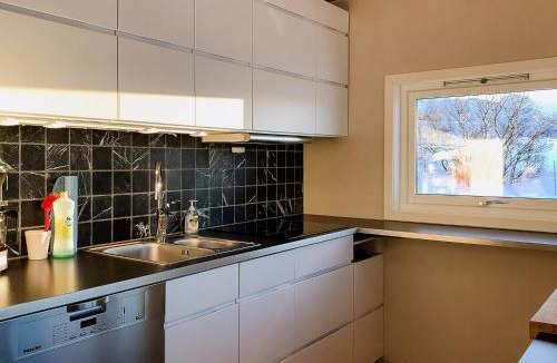 Karlsy House | Lovely Cabin Amidst Bustling Wildlife