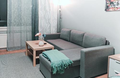 Myyrmaki Apartment | Spacious and Comfy Apartment, 15 Mins from Airport, 17 Minutes to City Center