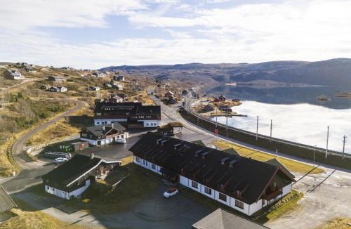 Ustaoset Apartment | Alpine Apartment with Parking and Balcony