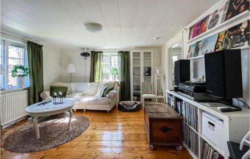 Grastorp House | Gorgeous Home In Grästorp With Kitchen