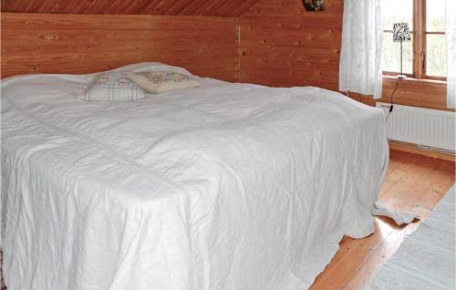Harryda House | Lovely Home In Härryda With Kitchen