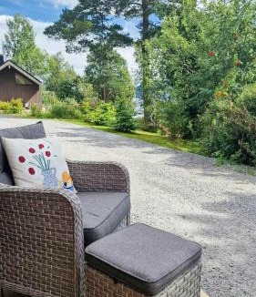 Torjulvagen House | Charming Seaside Cabin In Tingvoll