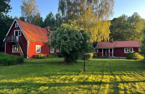 Nykvarn Villa | Charming Forest Retreat, 15 Min from Mariefred