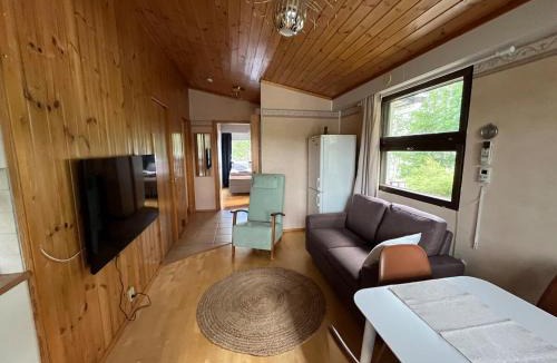 Aijala Apartment | Semi-detached cottage by the lake