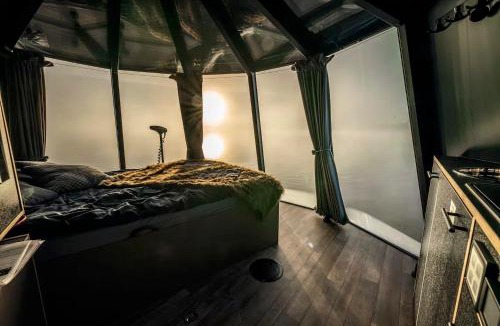Los Boat Rental | Luxury Off Grid Dream