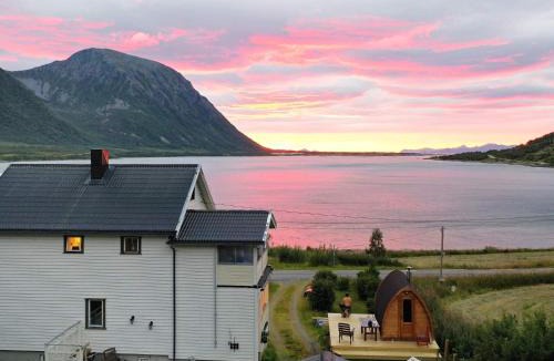 Austvagoy Apartment | 4 person holiday home in LAUPSTAD