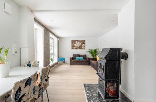 Asker House | Bright family home