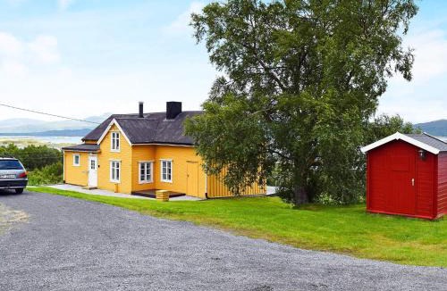 Bogøy House | 7 person holiday home in Skutvik