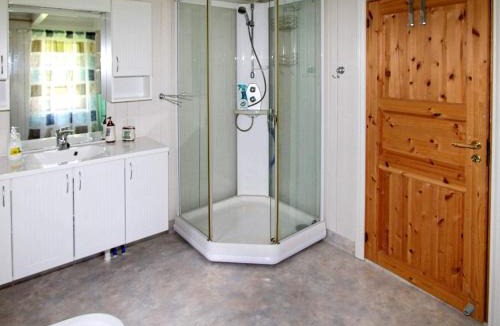 Lyngdal House | 8 person holiday home in Kvås