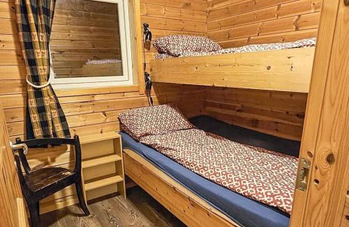 Tromso Apartment | 6 person holiday home in Rebbenes