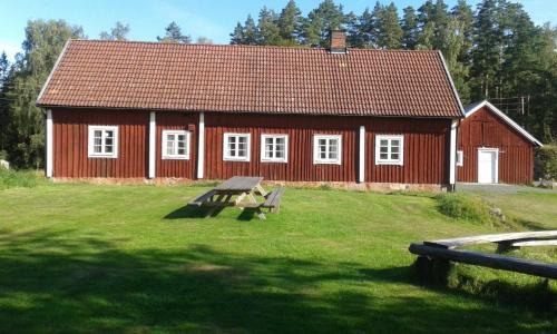 Lonsboda Hostel | Hjärtasjöstugor