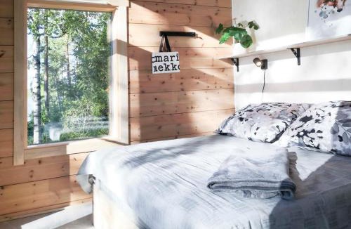 Tampere Apartment | Niemi-Kapee Sammal - modern cottage by the lake Näsijärvi