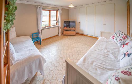 Roke House | 3 Bedroom Nice Home In Röke