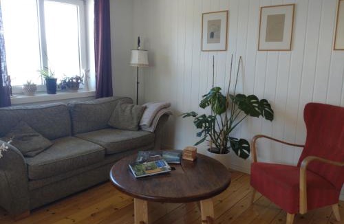 Herand House | Hardanger Rom & Harmonium "The Green B&B"