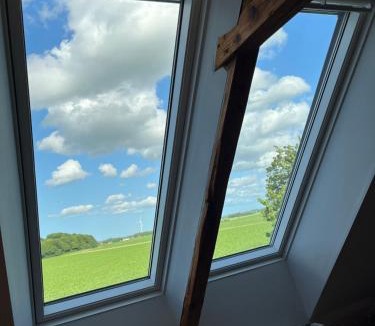 Oxie Apartment | Lantligt och lugnt boende nära natur och stad