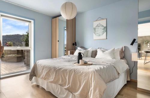 Laksevag Apartment | Large luxurious apartment with private terrace and parking