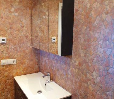 Stavsjo Hostel | Motel E4 Kolmården Apartments And Cottages