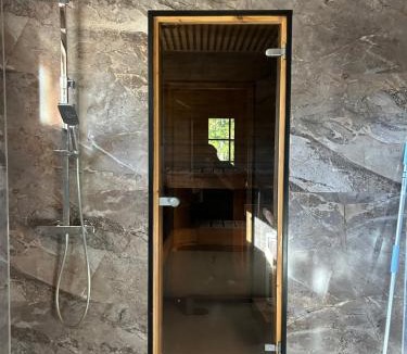 Isnas Villa | Honeyhill Villa Karhu