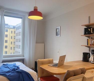 Kamppi Apartment | Top-Floor Studio - City Center - Fast WiFi
