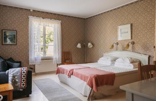 Toreboda House | Hajstorp Slusscafé & Vandrarhem