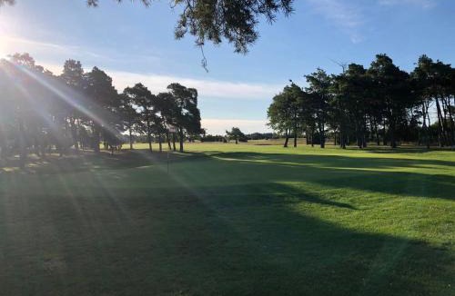 Nar Resort | När golfklubb stugbyn