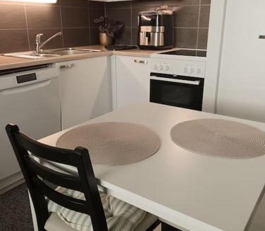 Lantinen District Apartment | King's Oak Jungle
