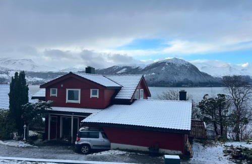 Volda Bed & Breakfast | Line på Hauane1