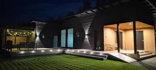 Rovaniemi Villa | Villa Pajunkissa with Jacuzzi and Sauna