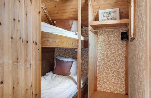 Djurhamn Apartment | Cosy Cottages Close To Water