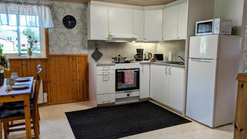 Dalskog House | Rolig häst, Kaneeling Stugby AB