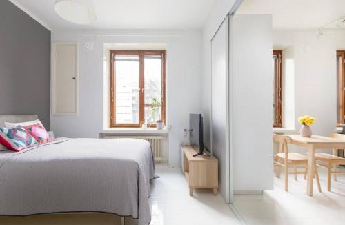 Alppiharju Apartment | Charming suite with garden views steps from metro