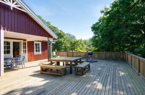 Odskolt House | Ferienhaus Ödskölts-Berg - mit Gästehaus, Kamin & großer Terrasse