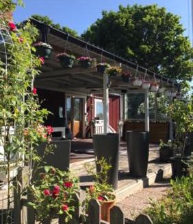 Bjornlunda Bed & Breakfast | bnb mary