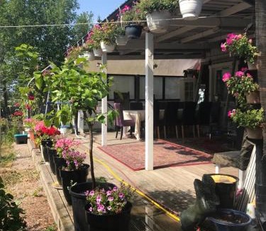 Bjornlunda Bed & Breakfast | bnb mary