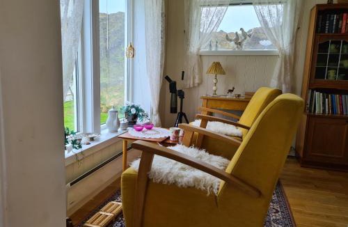 Vestvagøy House | Lauvåsstua-Charming house by the sea
