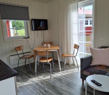 Varberg Cabin | Hallagårdens stugby