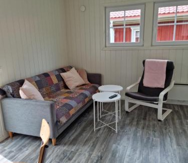 Varberg Cabin | Hallagårdens stugby