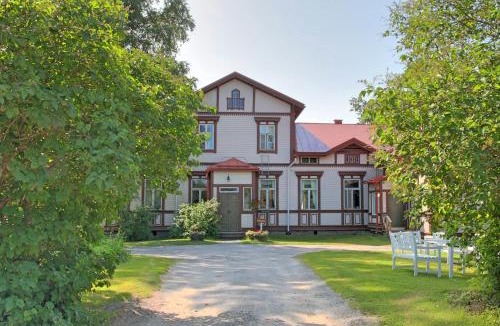 Tiainen Hotel | Löydön Kartano