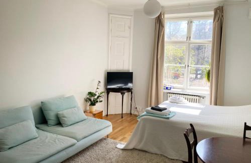 Kallio Apartment | Bright one-room studio in the heart of Kallio
