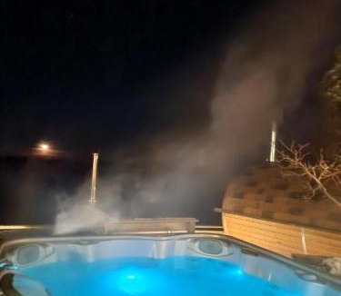 Tyreso O Other | Nils Bastu Spa och Övernattningstuga