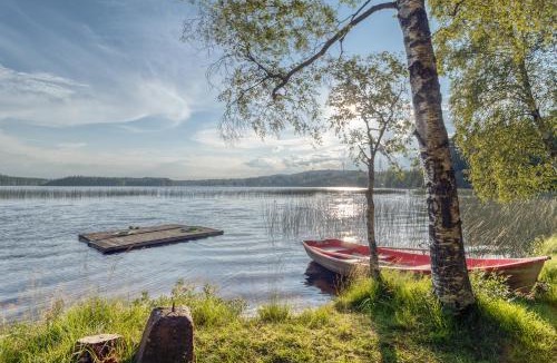 Asenhoga Cabin | Lake cottage near Isaberg