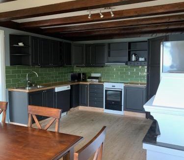 Osoyro Apartment | Moldegaard Farmhouse - Apartment A