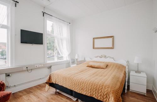 Norra Skara Bed & Breakfast | Järnvägshotellet Skara City stay