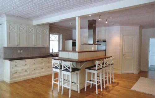 Tranas House | Lovely Home In Tranås With Kitchen
